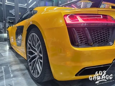 아우디R8 v10 스파이더 전체랩핑 안성랩핑샵에서 고광택랩핑으로 색상을 바꿔보자! / 안성시 금석동