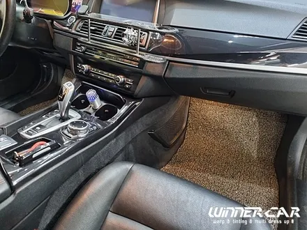 BMW520d 실내 카본랩핑 3M 카본화이버 4D 리얼카본 크롬몰딩죽이기 크롬딜리트 안양랩핑전문 시흥랩핑전문 양평랩핑전문 / 안성시 금석동