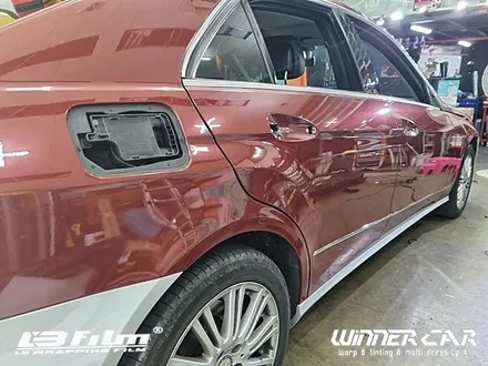 벤츠랩핑 E300전체랩핑 고광택랩핑전문 안양랩핑위너카 엘비필름! LBFILM 오리지널 팩토리 래커 체리 레드 고광택전체랩핑 / 안성시 금석동