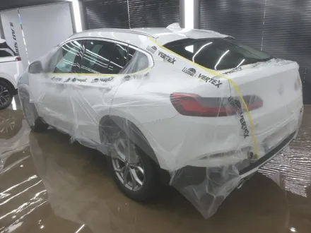 BMW X4 반사필름 레인보우 V90 썬팅시공기 / 도봉구 도봉동