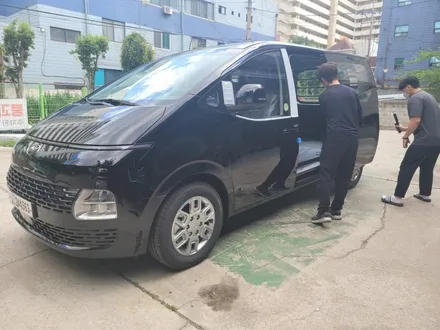 안드로메다 디자인!!! 스타리아 신차검수 아...이래서 꼼꼼하게 봐야됩니다! 도장불량 및 휠 까짐 발견. (카스페이스 도봉점) / 도봉구 도봉동