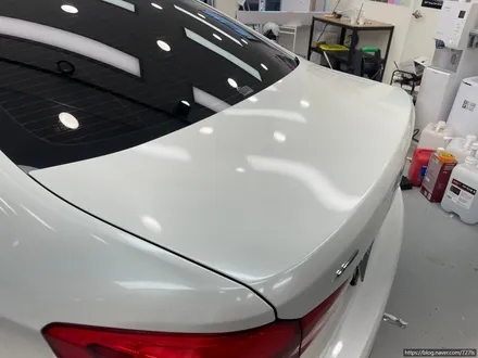 [아차산 랩핑] BMW 520D 에이버리 슈프림 글로스 펄 화이트 전체랩핑, 헤드라이트 라이트필름 시공 / 서울 광진구