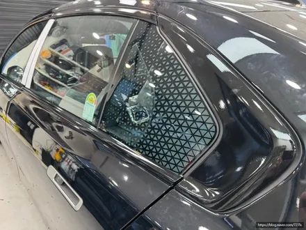 BMW 740 I 신차 출고하고 바로 신당 랩핑 전문점에서 크롬딜리트로 드레스업했어요. / 서울 광진구