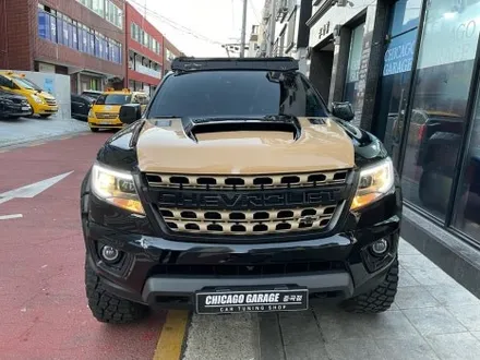 쉐보레 콜로라도 이노즈텍 슈퍼 글로스 샌드 본넷 부분 래핑 시공 / 서울 광진구
