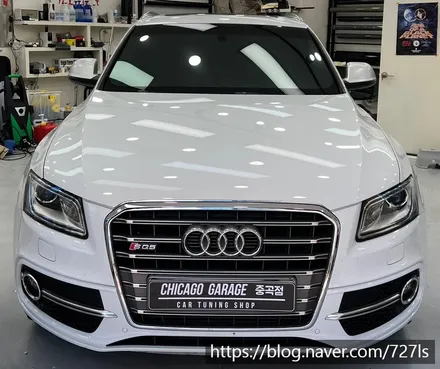 [강남 랩핑]아우디 SQ5 크롬 딜리트,앰블럼 도색,전면 라이트 필름 시공 / 서울 광진구