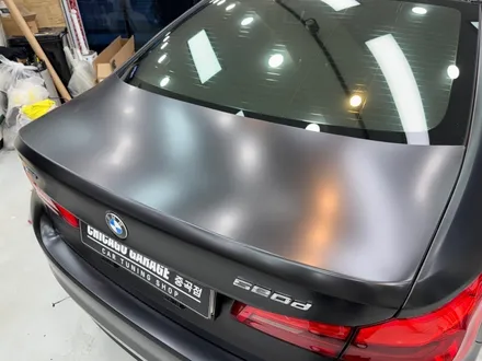 BMW 전체랩핑 가격과 과정, 강남 5시리즈 520d 사틴 블랙 작업기 / 서울 광진구 중곡동