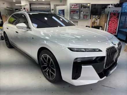 [송파 랩핑] BMW 740i 택랩 사틴 화이트 펄 전체랩핑 시공 / 서울 광진구 중곡동