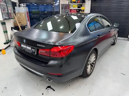 BMW 전체랩핑 가격과 과정, 강남 5시리즈 520d 사틴 블랙 작업기 / 서울 광진구 중곡동