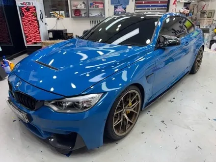 BMW M4 이노즈텍 전체랩핑 전문점 필름의 성질을 잘 알아야 가능한 작업! / 서울 광진구 중곡동