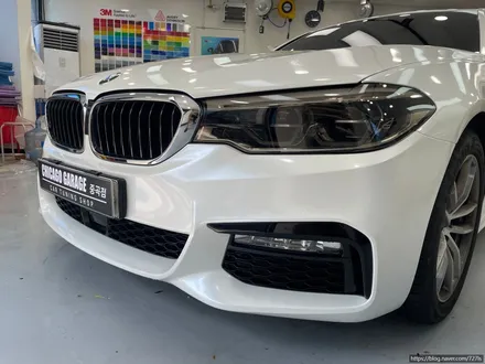 [아차산 랩핑] BMW 520D 에이버리 슈프림 글로스 펄 화이트 전체랩핑, 헤드라이트 라이트필름 시공 / 서울 광진구