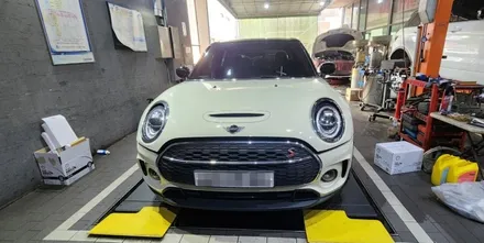 미니 클럽맨 앞패드 교환 앞브레이크 패드 교환 미니쿠퍼 클럽맨 프론트 브레이크패드 교체 시공 후기 작업 MINI COOPER S 20년식 미니앞패드교환 대구수입차정비 앞산 씨앤디