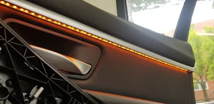 BMW F30 320d 실내 도어 엠비언트 앰비언트 라이트 장착 작업 대구 BMW 튜닝 전문점 씨앤디 인터내셔널 3시리즈 LED 도어 무드등 시공