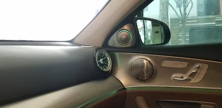 벤츠 E300 W213 부메스터ST 전동트위터 +LED송풍구 장착작업 벤츠튜닝 송풍구LED 전동스피커 엠비언트 실내튜닝 수입차전문점 대구벤츠전문점 대구앞산씨앤디인터내셔널