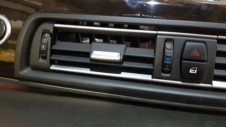 BMW 5시리즈 F10 528i 10년식 레드 실내 엠비언트 시공후기 실버 스타트버튼, 중앙송풍구 공조기, 바람개비 송풍버튼 교체 작업 대구 BMW튜닝 BMW정비 수입차정비 씨앤디