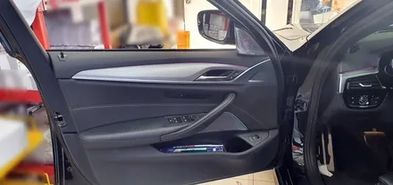 BMW G30 520d 회오리트위터+미드레인지 커버 장착 작업 대구 BMW튜닝 G30회오리스피커 실내 시공후기 엠비언트 튜닝 수입차정비 전문 씨앤디LED미드커버 바워스ST