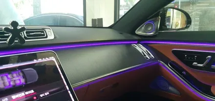 벤츠 S클래스 W223 S450 엠비언트 부메스터 전동트위터 시공기 실내에 전동트위터 설치로 화려함 UP! 수입차튜닝 자동차튜닝 자동차옵션 벤츠악세서리 차량스피커 카오디오튜닝