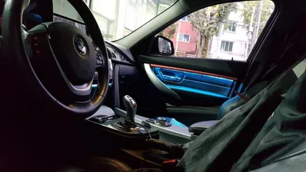 BMW F30 320d 가변 엠비언트 시공 및 운전석 손잡이 진득거림 교체 작업, 수입차 튜닝 전문점 3시리즈 2컬러 가변도어엠비언트 오디오 공조기 엠비언트 씨앤디인터내셔널