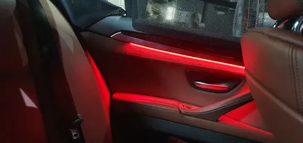 BMW 5시리즈 F10 520d 엠비언트 라이트 레드 LED 무드등 튜닝 4도어 비노출 조명 단색 앰비언트 BMW 튜닝 전문점 대구 씨앤디 인터내셔널