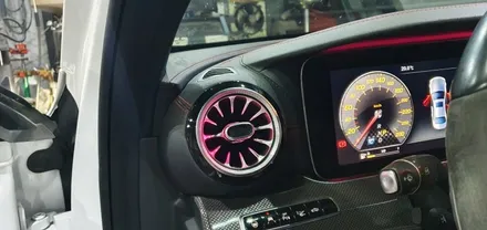: 벤츠 E43 AMG 엠비언트 송풍구 교체 : 날마다 기분따라 엠비언트 색상을 통해 색다른 기분전환 ✨ 같은 도로 위 다른 기분 🎶 대구 대명동 씨앤디인터내셔널 대구씨앤디 :