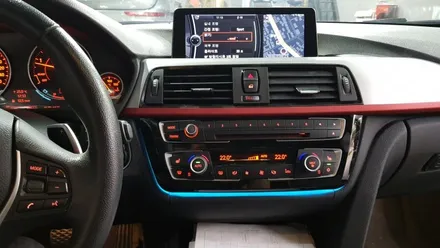 BMW 3시리즈 F30 320d 가변 엠비언트 시공 및 운전석 손잡이 진득거림 교체 작업 가변도어엠비언트+오디오공조기엠비언트 실내 엠비언트튜닝 무드등 대구 씨앤디인터내셔널 2컬러