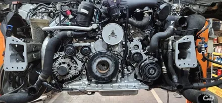 : 아우디 A6 3.0 TDI quattro 14년식 댐퍼풀리, 외벨트 세트 교체 : 벨트의 장력불량이 원인, 벨트의 소음 외벨트 세트를 교체하면서 다른 부품의 수명을 예비해요 :