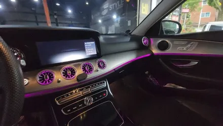 대구 벤츠 W213 E200 18년식 송풍구 엠비언트 1열 2열 장착 작업 BENZ E클래스 실내 LED 엠비언트 라이트 무드등 터빈디자인 튜닝업! 대구수입차정비 벤츠튜닝 씨앤디