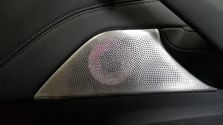 BMW G30 530e 회오리트위터 미드커버 미드스피커 장착 작업 대구 BMW정비 BMW튜닝 수입차정비 전문점 씨앤디인터내셔널 5시리즈 LED 트위터 시공후기 실내 엠비언트 무드등