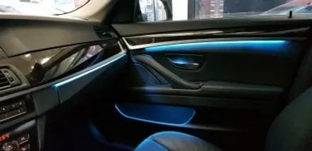 : BMW 528i 단색 가변 엠비언트 레드 라이트 시공 작업 : 앞도어 + 도어포켓뿐만아니라 뒷쪽도어까지? ✨ 화려한 색상보다 은은한 빛을 원하시는 분들도 가능 : 대구씨앤디 :