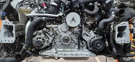 : 아우디 A6 3.0 TDI quattro 14년식 댐퍼풀리, 외벨트 세트 교체 : 벨트의 장력불량이 원인, 벨트의 소음 외벨트 세트를 교체하면서 다른 부품의 수명을 예비해요 :