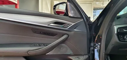 BMW G30 520d 회오리트위터+미드레인지 커버 장착 작업 대구 BMW튜닝 G30회오리스피커 실내 시공후기 엠비언트 튜닝 수입차정비 전문 씨앤디LED미드커버 바워스ST
