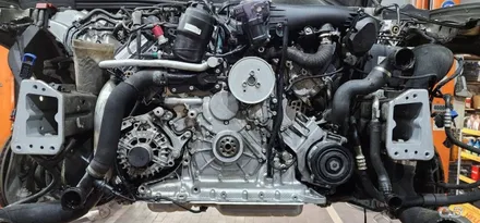 : 아우디 A6 3.0 TDI quattro 14년식 댐퍼풀리, 외벨트 세트 교체 : 벨트의 장력불량이 원인, 벨트의 소음 외벨트 세트를 교체하면서 다른 부품의 수명을 예비해요 :