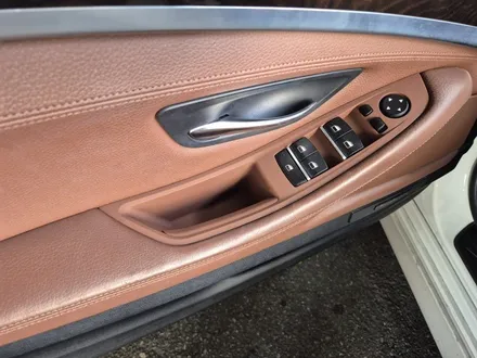 BMW 5시리즈 F10 520d 13년식 엔진오일교환 및 실내 운전석 윈도우스위치커버 손잡이 브라운색상 교체 작업 시공후기 BMW520d 고질병 대구수입차정비 씨앤디인터내셔널