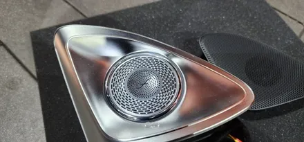 벤츠 S클래스 W223 S350 d (2022) 부메스터st 4D 전동트위터 시공 : 시동 ON/OFF 시 스피커가 회전하며 퍼포먼스 기능 +앰비언트라이트 벤츠튜닝 : 대구씨앤디