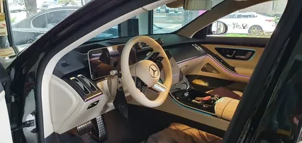 벤츠 S클래스 S400 d 22년식 액티브 엠비언트 라이트 시공 :  대시보드 도어트림 : 4D 부메스터 장착 : 벤츠 튜닝 : 엔진오일 교환 : 대구씨앤디