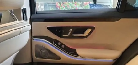 벤츠 S클래스 S400 d 22년식 액티브 엠비언트 라이트 시공 :  대시보드 도어트림 : 4D 부메스터 장착 : 벤츠 튜닝 : 엔진오일 교환 : 대구씨앤디