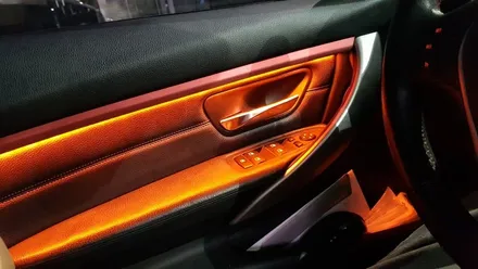 BMW 3시리즈 F30 320d 가변 엠비언트 시공 및 운전석 손잡이 진득거림 교체 작업 가변도어엠비언트+오디오공조기엠비언트 실내 엠비언트튜닝 무드등 대구 씨앤디인터내셔널 2컬러
