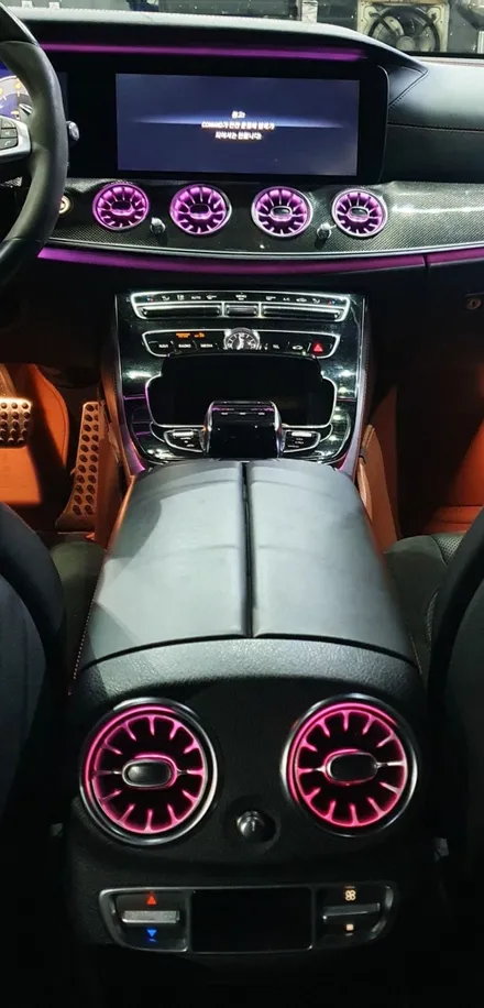 : 벤츠 E43 AMG 엠비언트 송풍구 교체 : 날마다 기분따라 엠비언트 색상을 통해 색다른 기분전환 ✨ 같은 도로 위 다른 기분 🎶 대구 대명동 씨앤디인터내셔널 대구씨앤디 :