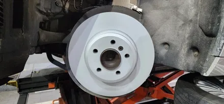 BMW F10 520d 엔진오일교환, 프론트 브레이크 디스크, 패드, 센서 교체 작업 BMW520d 5시리즈 12년식 앞디스크 앞패드 교환 시공후기 대구수입차정비 씨앤디인터내셔널