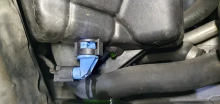 : BMW F07 5GT 535i 엔진마운트, 미션마운트, 에어덕트, 냉각수통 교체 : 엔진떨림을 잡아주는 마운트가 내려앉았다면⁉ : 자동차 이상, 문의 및 전검 정비까지 :