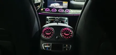 : 벤츠 E43 AMG 엠비언트 송풍구 교체 : 날마다 기분따라 엠비언트 색상을 통해 색다른 기분전환 ✨ 같은 도로 위 다른 기분 🎶 대구 대명동 씨앤디인터내셔널 대구씨앤디 :