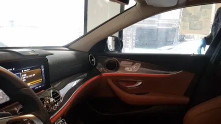 벤츠 E300 W213 부메스터 3D 전동 트위터 장착 작업 대구 벤츠 정비 및 튜닝 벤츠 엔진오일 교환 전문점 씨앤디인터내셔널 BENZ E클래스 실내 감성 튜닝
