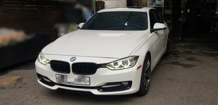 BMW F30 320d 실내 도어 엠비언트 앰비언트 라이트 장착 작업 대구 BMW 튜닝 전문점 씨앤디 인터내셔널 3시리즈 LED 도어 무드등 시공