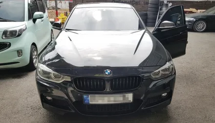 BMW 3시리즈 F30 320d 도어 엠비언트 실버몰딩 시공 작업 대구 씨앤디인터내셔널 BMW튜닝 전문점 실내엠비언트 장착 실내튜닝 수입차튜닝 전문 대구남구씨앤디
