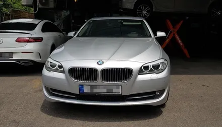 BMW 5시리즈 F10 528i 도어 엠비언트 레드 시공 장착 작업 대구 BMW튜닝 전문점 씨앤디인터내셔널 실내 무드등 대구앞산카센타 대구남구씨앤디 F10엠비언트 LED레드 수입차