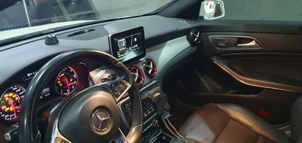 대구 벤츠 CLA 45 AMG 4매틱 송풍구, 도어트림, 대시보드 엠비언트 시공기 차량 내 분위기를 엠비언트 시공으로 반전! 대구엠비언트 엠비언트라이트 자동차엠비언트 엠비언트시공