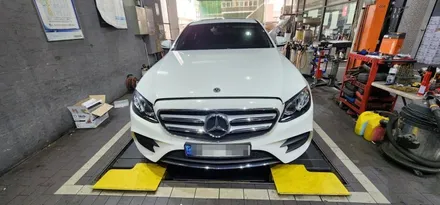 벤츠 W213 E300 엔진오일교환 에어컨필터교체 타이어 4짝 교환 작업 BENZ E클래스 쉘 힐릭스 ECO 5W30 오일교환 필터교환 던롭뷰로 타이어교체 대구수입차정비 씨앤디
