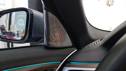 BMW G30 520d 회오리트위터, 미드커버, 미드스피커 교체 장착 작업 바워스ST 엠비언트 무드등 BMW튜닝 대구 씨앤디인터내셔널 5시리즈 17년식 엔진오일교환 작업