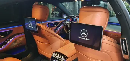 벤츠 S450 22년식 액티브 엠비언트 라이트 부메스터 모니터 리어 LR RH 교체 시공 후기, 벤츠 부메스터 튜닝 전문점 실내 분위기등 무드등 대구 대명동 씨앤디인터내셔널