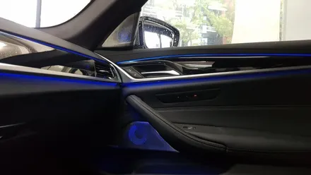 BMW G30 530e 회오리트위터 미드커버 미드스피커 장착 작업 대구 BMW정비 BMW튜닝 수입차정비 전문점 씨앤디인터내셔널 5시리즈 LED 트위터 시공후기 실내 엠비언트 무드등