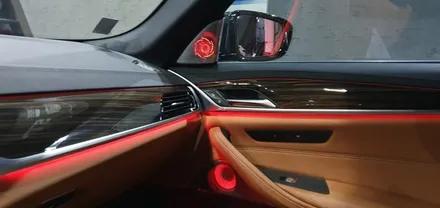 BMW 5시리즈 G30 520i 21년식 회오리트위터 LED미드스피커커버 미드스피커 장착 작업 G30회오리트위터스피커 튜닝 스피커교체 시공후기 실내인테리어 분위기 무드등 대구씨앤디